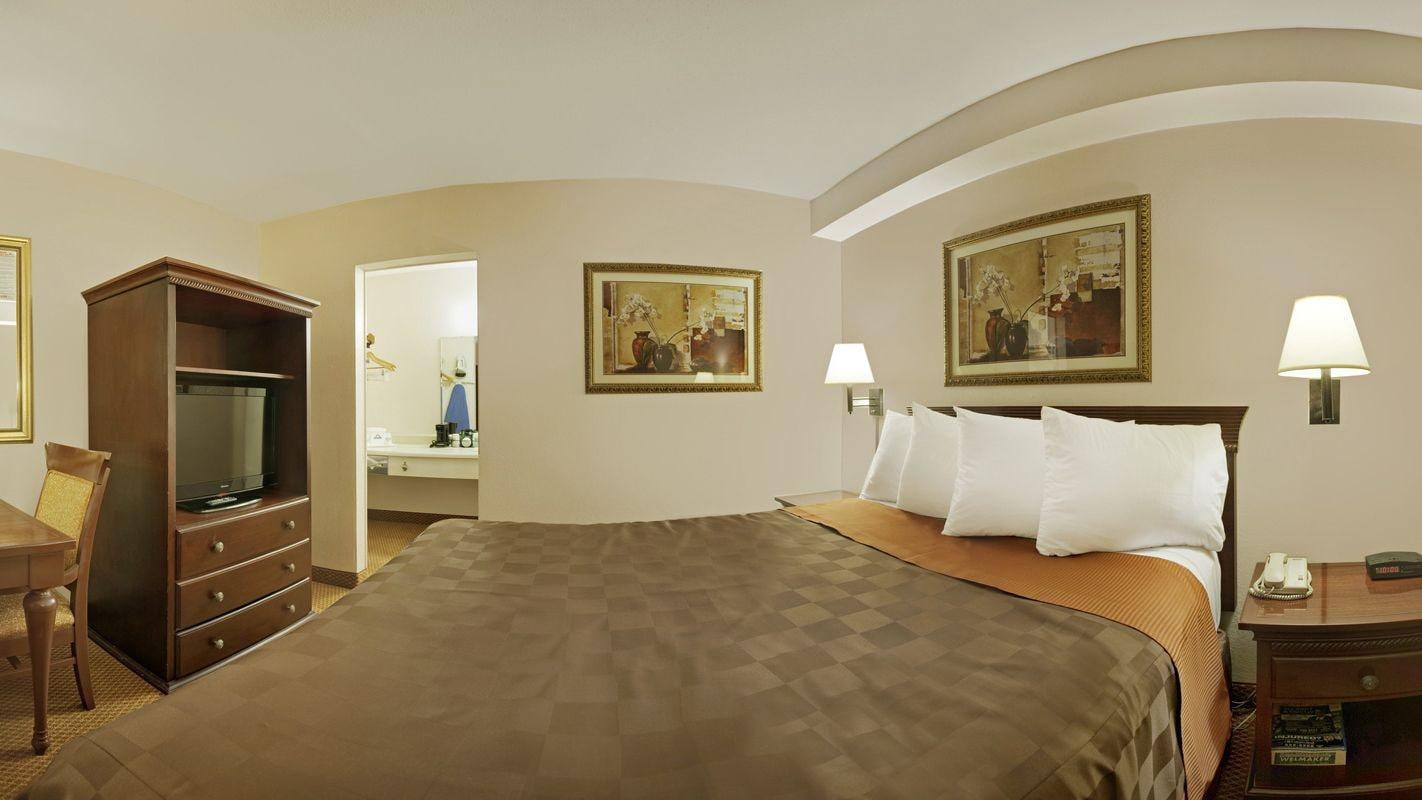 Baymont By Wyndham Near Lackland Afb Hotel *