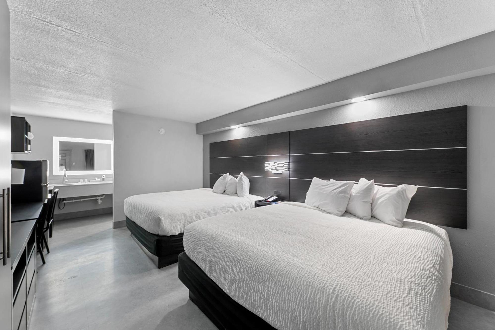 Hotel Baymont By Wyndham Near Lackland Afb *