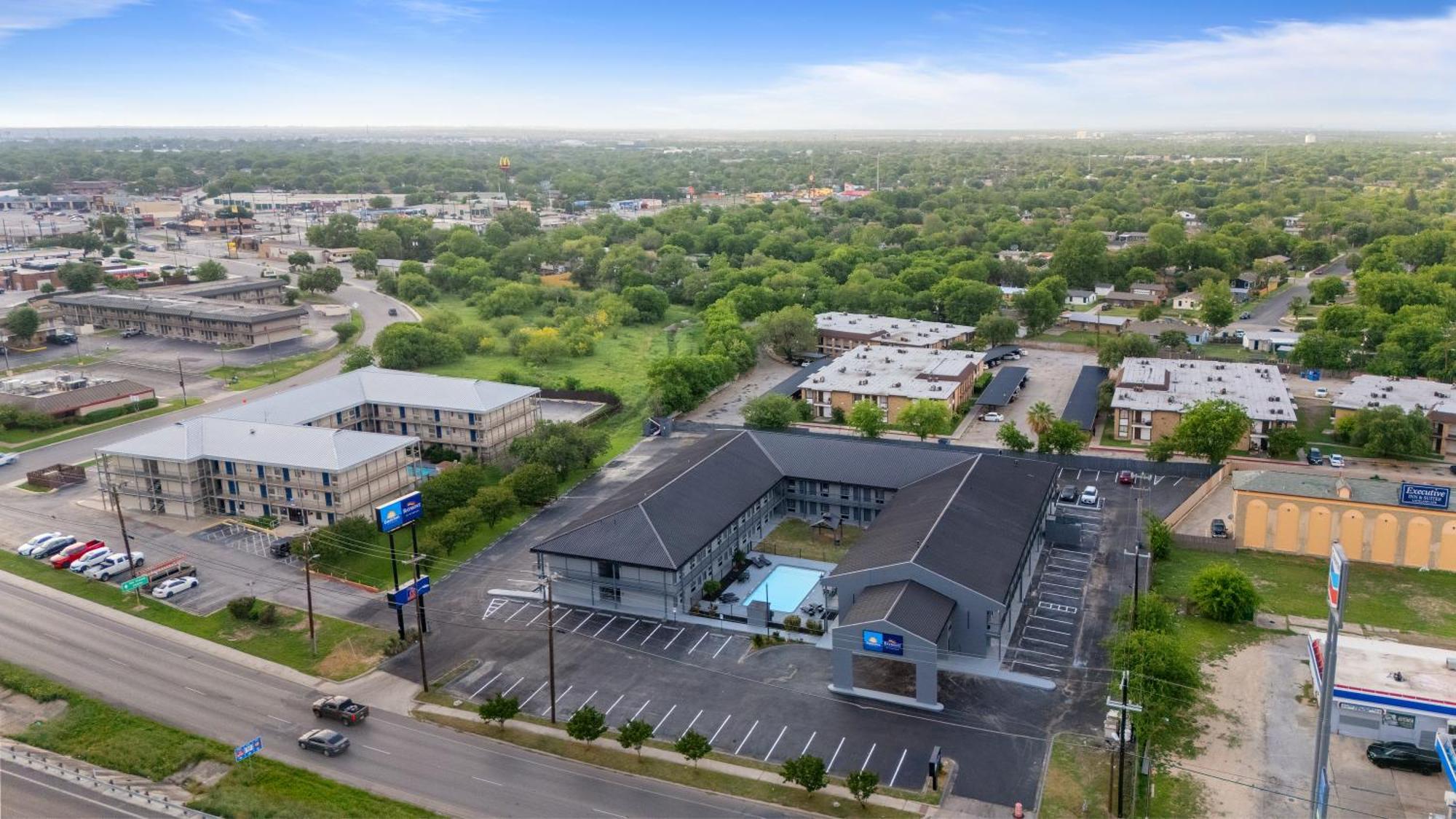 Baymont By Wyndham Near Lackland Afb Hotel San Antonio