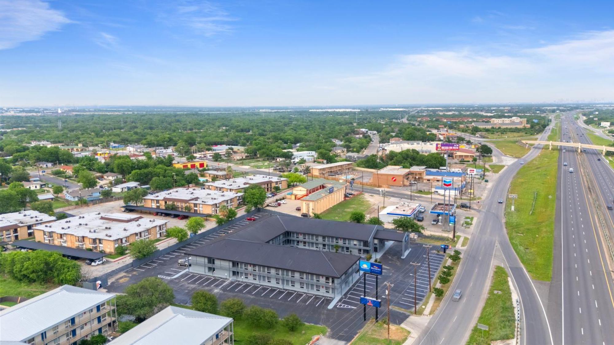 Baymont By Wyndham Near Lackland Afb Hotel San Antonio