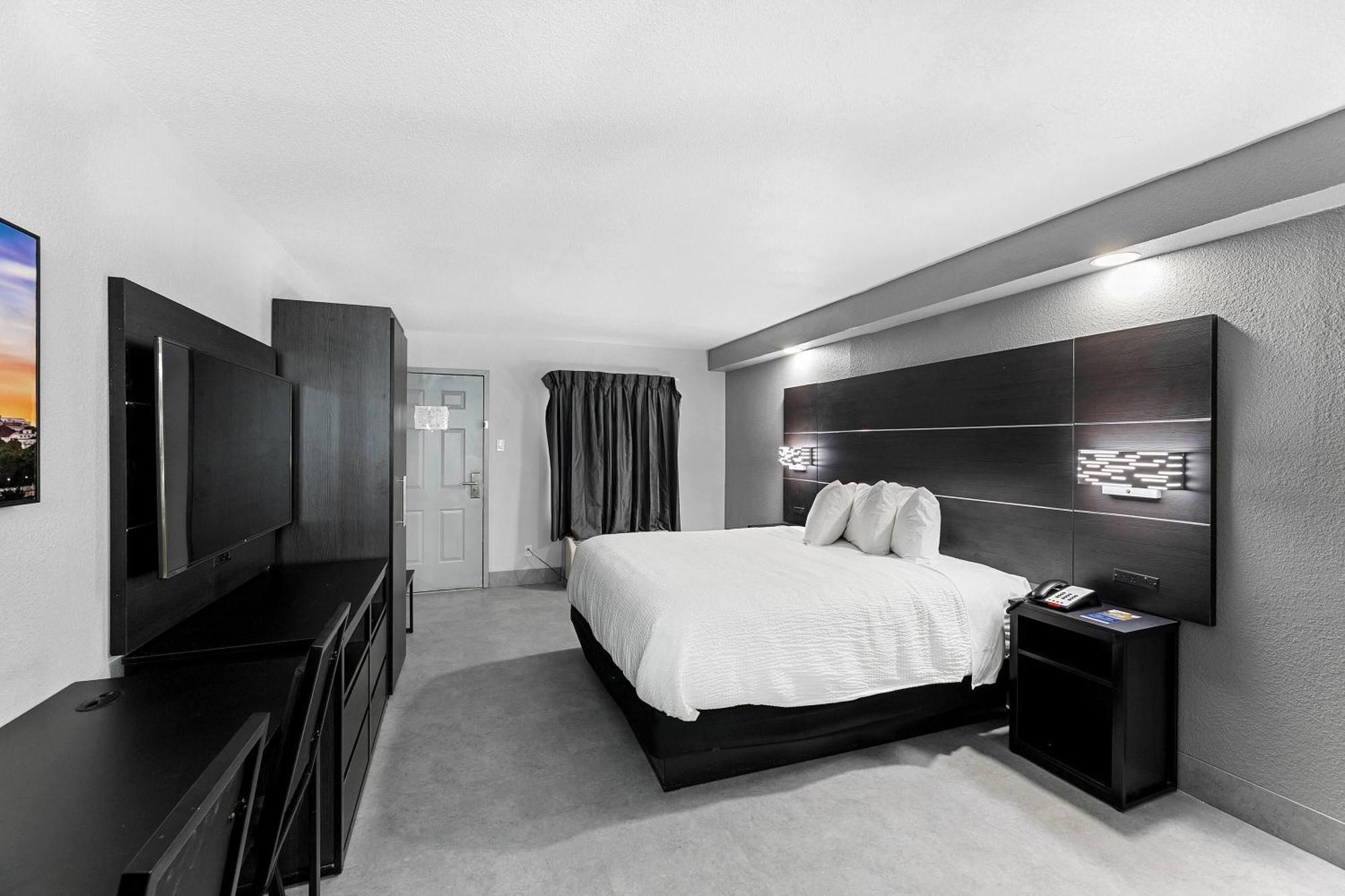 Baymont By Wyndham Near Lackland Afb San Antonio