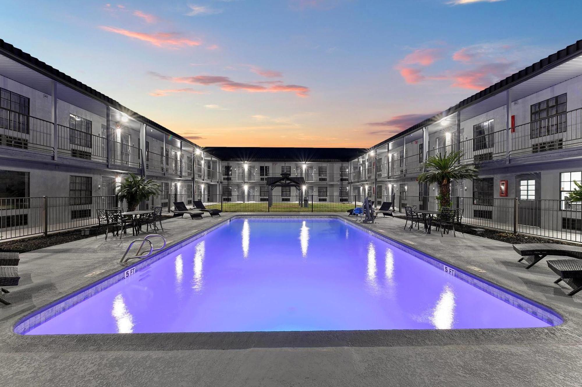 Baymont By Wyndham Near Lackland Afb * San Antonio