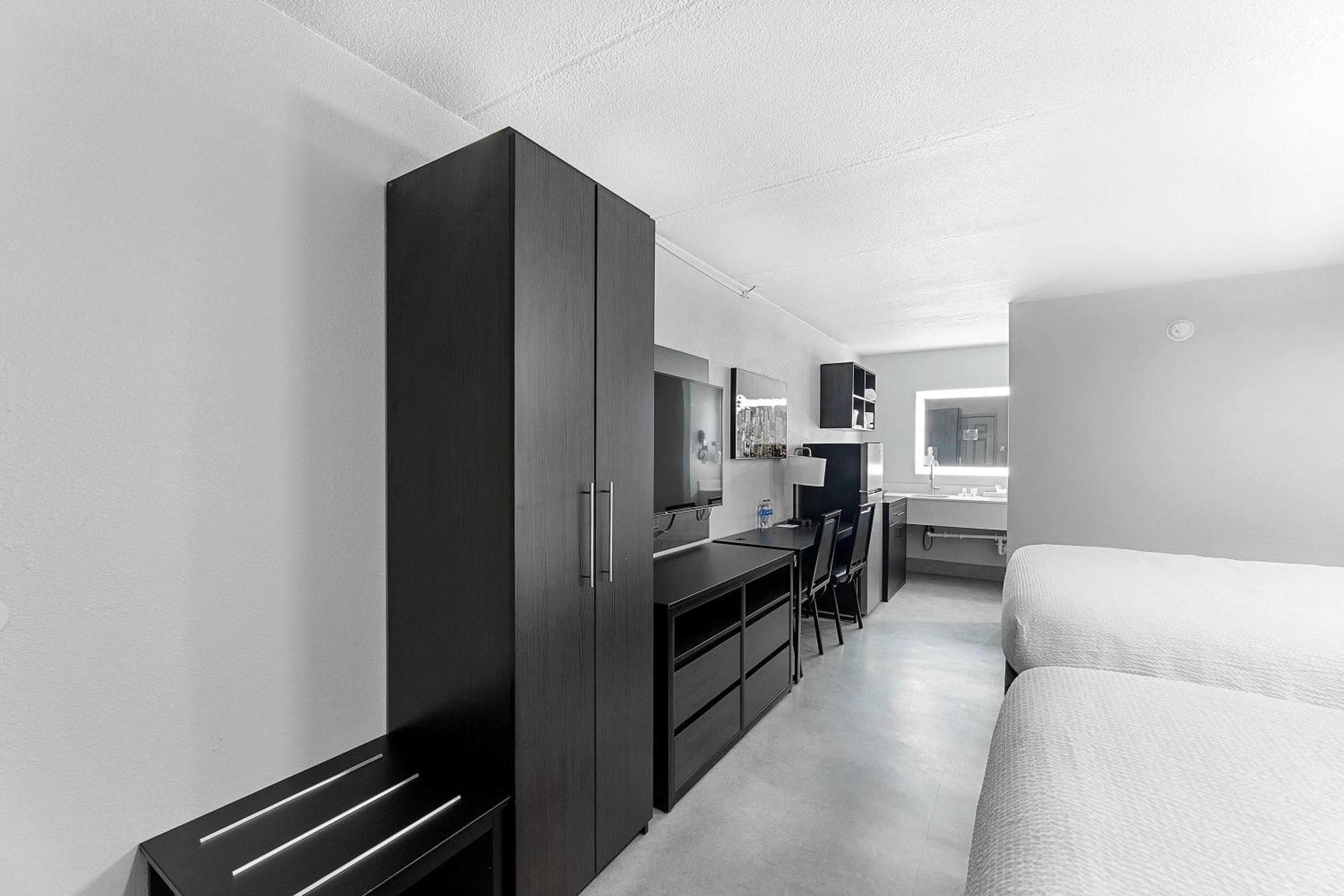 Hotel Baymont By Wyndham Near Lackland Afb