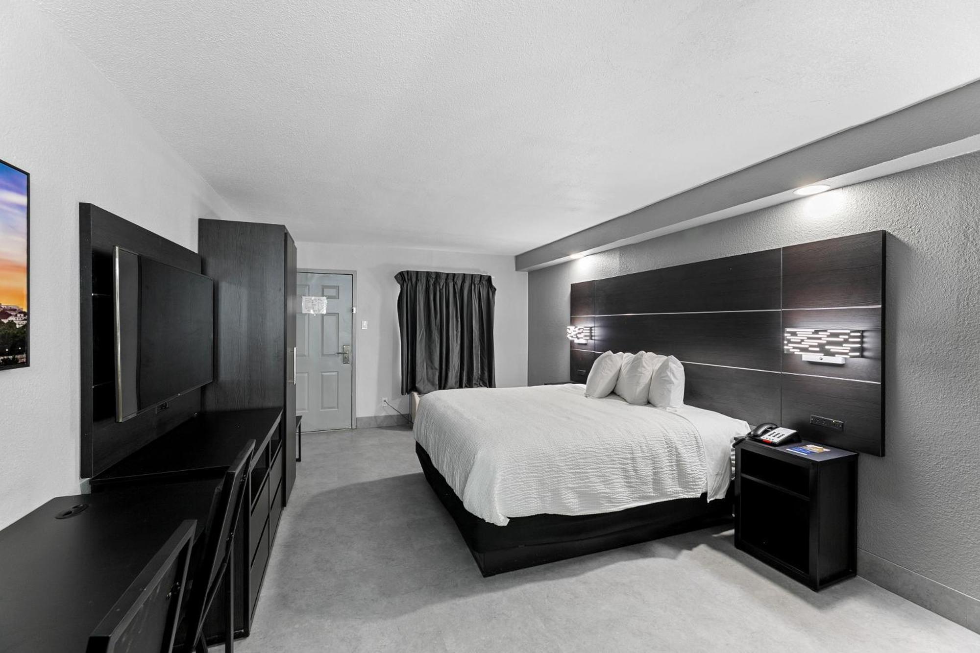 Baymont By Wyndham Near Lackland Afb Hotel San Antonio