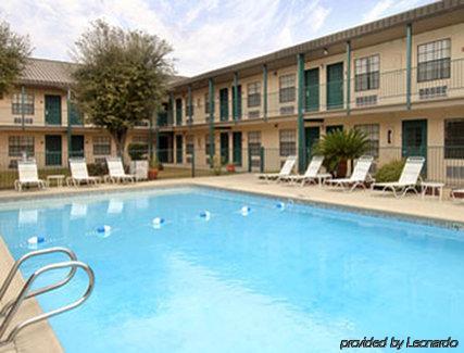 Baymont By Wyndham Near Lackland Afb *
