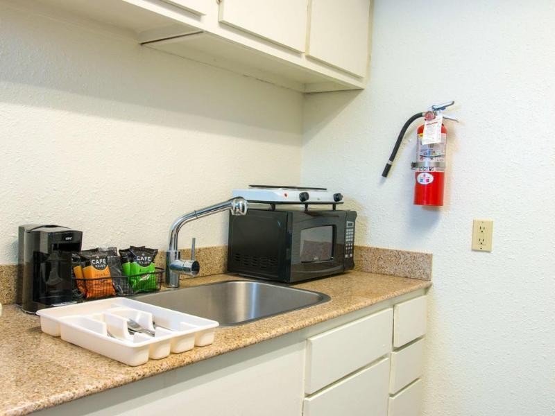Hotel Baymont By Wyndham Near Lackland Afb