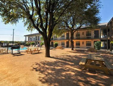 Hotel Baymont By Wyndham Near Lackland Afb San Antonio