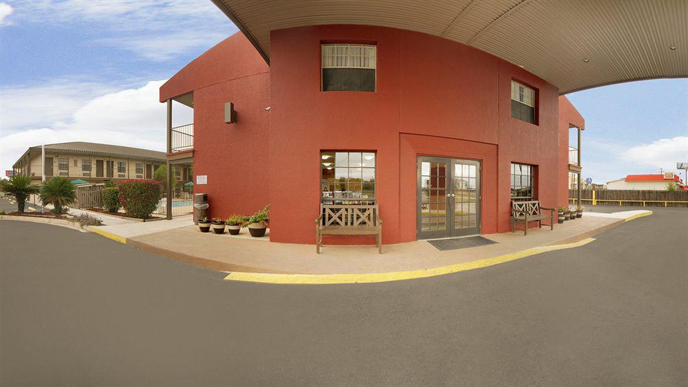 Baymont By Wyndham Near Lackland Afb San Antonio