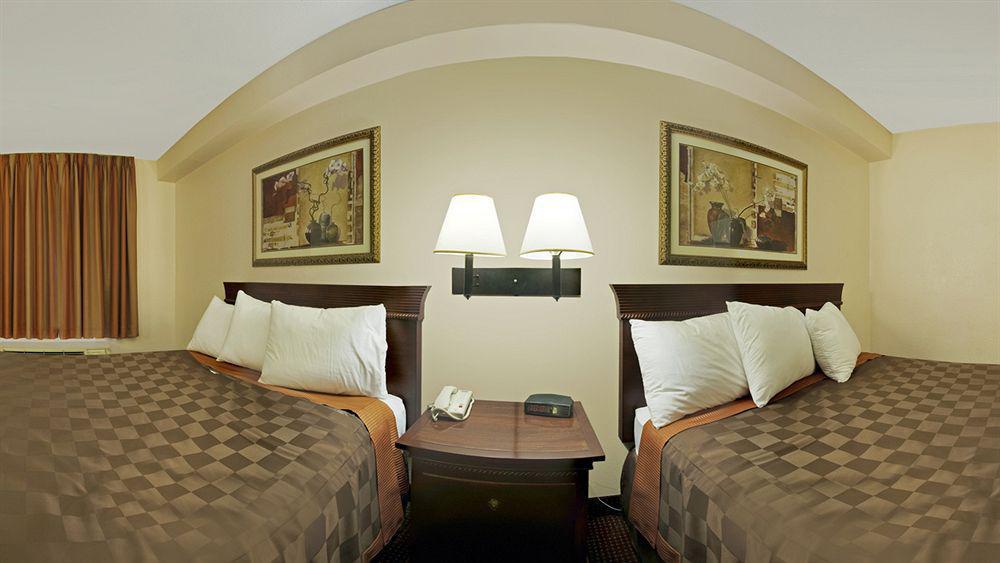 Hotel Baymont By Wyndham Near Lackland Afb *